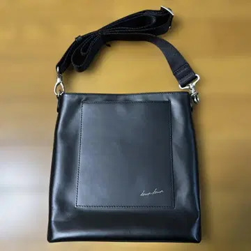 컨디션 최상 kawakawa 숄더백 블랙 가죽