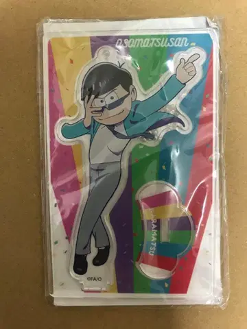 오소마츠 6쌍둥이 수트로 완성한 포즈 아크릴 스탠드 (카라마츠)