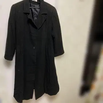 블랙 체스터 코트 실버 스카프 포함