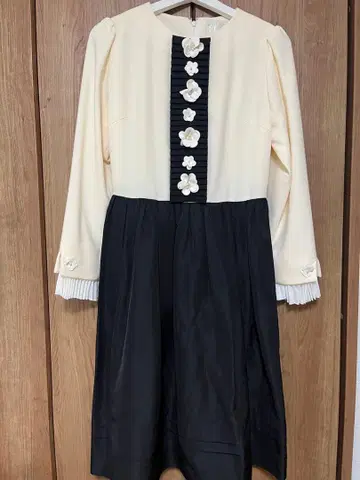 택 포함 새상품 체스티 원피스