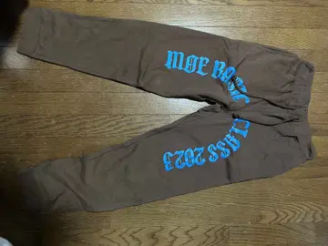 브라운 조거 팬츠 프린트