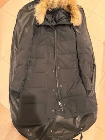 CANADA GOOSE 블랙 다운 자켓
