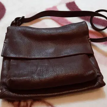 genten 다크 브라운 가죽 숄더백