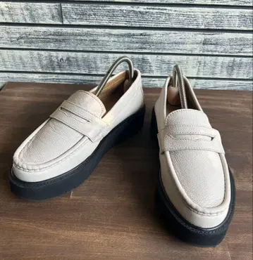 [ 새상품급 ] CAMINANDO 카미난도 통굽 로퍼 23cm