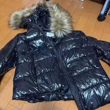 블랙 퍼 후드 다운 자켓