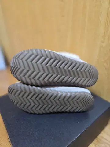 SOREL 그레이 퍼 포함 부츠