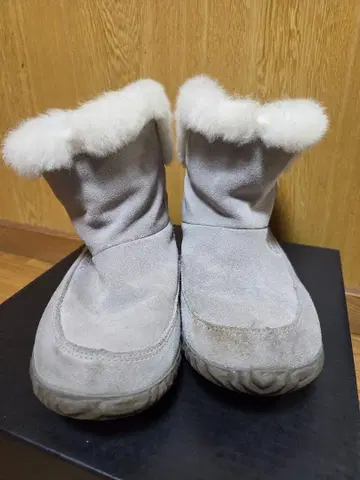 SOREL 그레이 퍼 포함 부츠