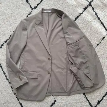 미사용 유니클로 감동 자켓 테일러드 베이지 M 453852