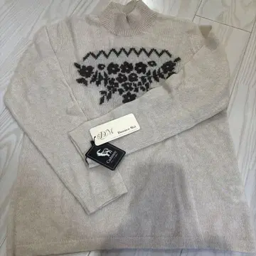 [ 새상품 ] Donnez-Moi 캐시미어 100% 하이넥 니트 꽃무늬