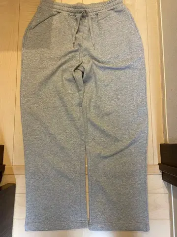애쉬 그레이 컬러 테이퍼드 타입 스웨트 팬츠 L 사이즈