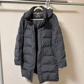 유니클로 다크 그레이 후드 부착 롱 다운 자켓