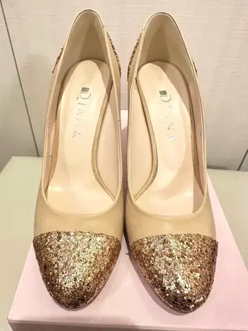 DIANA 베이지 골드 글리터 하이힐