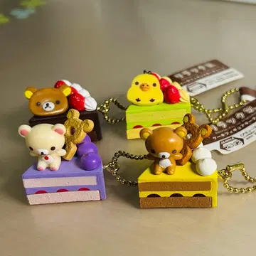 리락쿠마 케이크 피규어 키체인 4개 세트