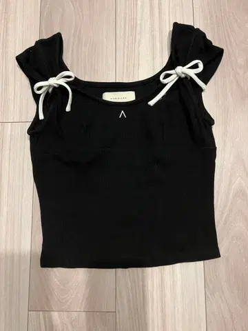정품 ANDMARY Tina ribbon tops 블랙 AM1359