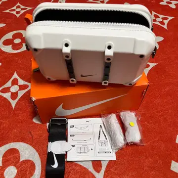 Nike 화이트 숄더백