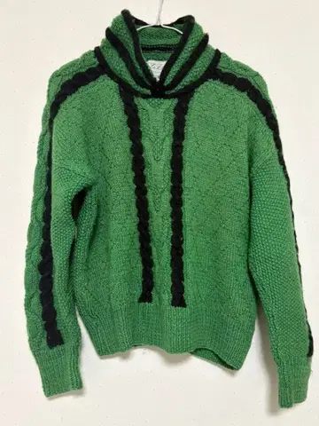 버진 울 100% 니트 스웨터