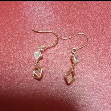 K10 골드 후크 귀걸이 스퀘어 다이아몬드풍 K10 츠츠미 새상품급