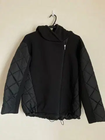 hug hug 블랙 퀼팅 후드 자켓