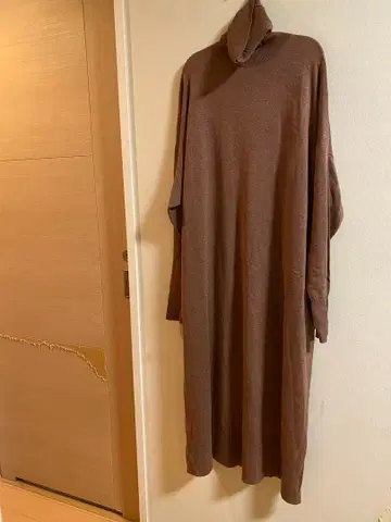 시착만 한 상품! 미사용품 터틀 니트 울 혼방 원피스