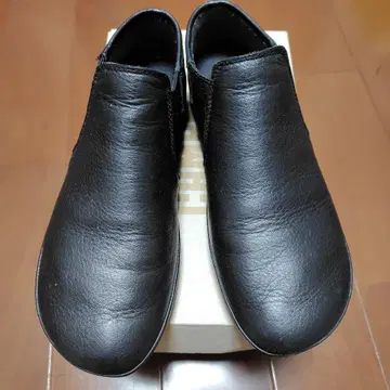 COMPER 블랙 가죽 슬립온