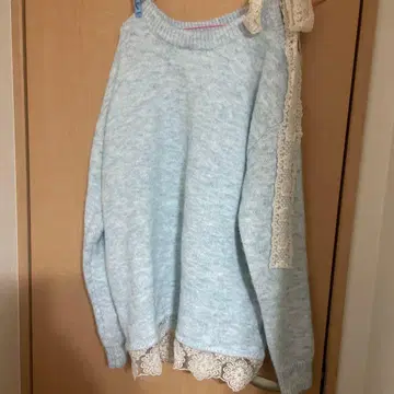 스카이블루 레이스 니트 긴팔 스웨터