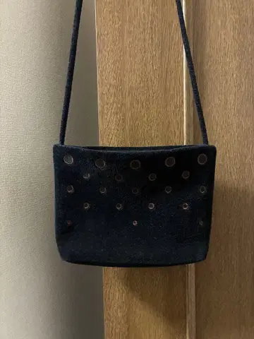 FEILER 페이러 도트 지퍼 숄더 백 블랙 여성용