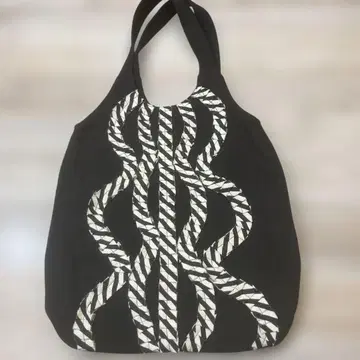 나츄란 구매 TOMOO Giant Clam 백 블랙