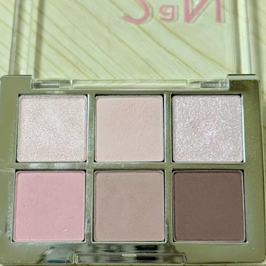 Nostalgia Eye Palette 72 Little Austin