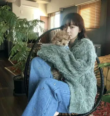 PERVERZE 웨이브 크래쉬 니트 가디건