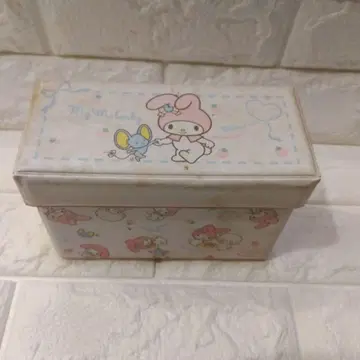 25년 정도 전의 물건. 산리오 마이멜로디 소품함