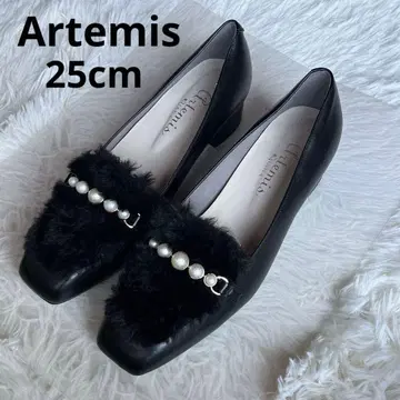 아르테미스 바이 다이애나 블랙 퍼 펌프스 새상품급 펄