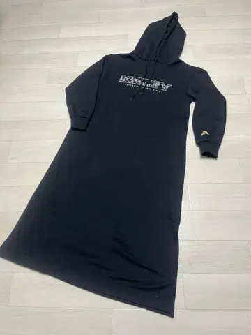 KELTY 후드 부착 롱 원피스 블랙