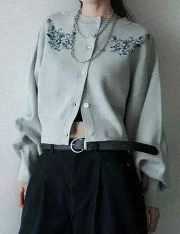 HARE 플라워 자카드 카타아키 니트 가디건