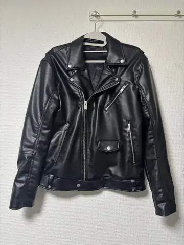 ZARA 인조 가죽 라이더 자켓