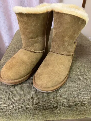 새상품급 emu 베이지 어그 부츠 22cm