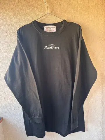 #Hangoverz 롱 슬리브 티셔츠 블랙
