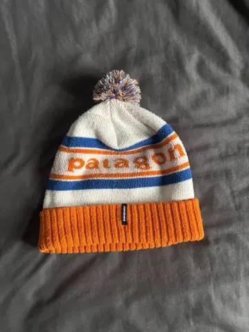 patagonia 폼폼 포함 니트 모자