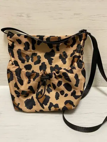 wcj 레오파드 무늬 숄더