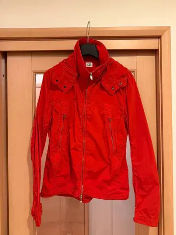 CP 컴퍼니 후드 부착 자켓