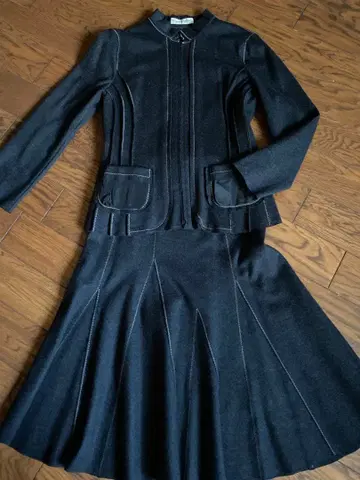 HIROKO KOSHINO 울 셋업 지퍼 자켓 & 플레어 스커트