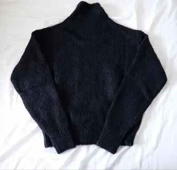 H BEAUTY&YOUTH 모헤어 터틀넥 니트 24AW