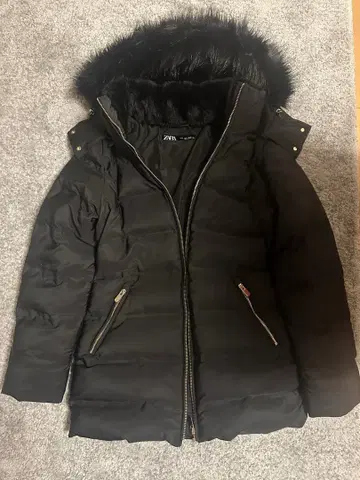 블랙 다운 자켓 퍼 포함