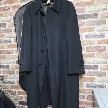 출장이나 비즈니스 장면에 딱입니다. SANYO 스텐카라 코트 블랙