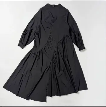 비대칭 블랙 롱 원피스 이소재 절개 개더