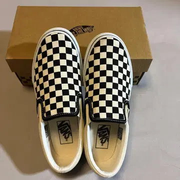 VANS 체크 무늬 깃발 패턴 슬립온