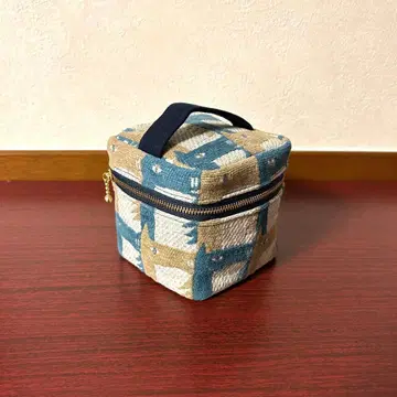 미나 페르호넨 thoroughbred 서러브레드 파우치