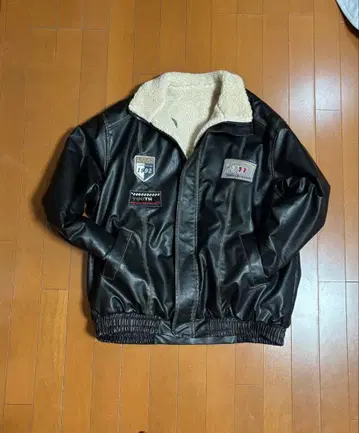 블랙 보아 안감 자켓 바시티 자켓 가죽 자켓 리버서블 배치