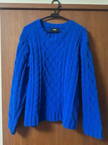 파랑 케이블 니트 스웨터 긴팔