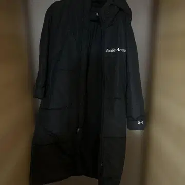 Under Armour 블랙 다운 코트