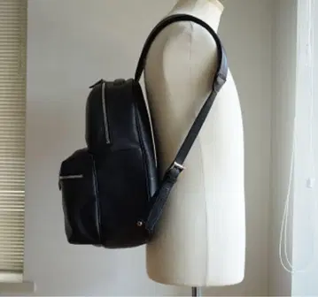 구하기 어려움 만소 시모네 BOX 데이팩 가죽 백팩 블랙 백 블랙